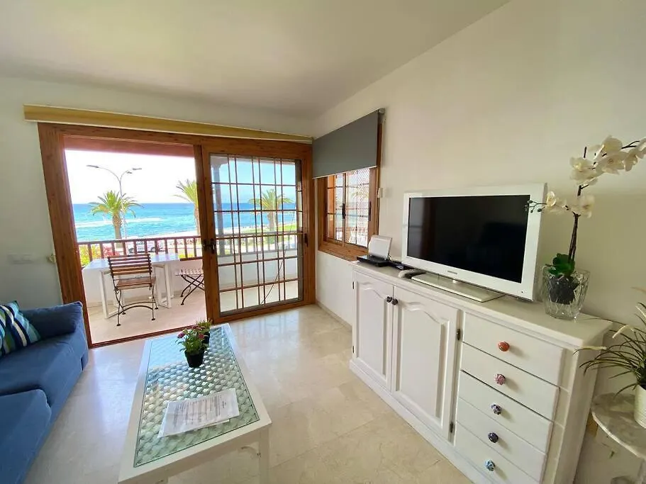 אדחה Beautiful Beach-Front Retreat In El Beril דירה